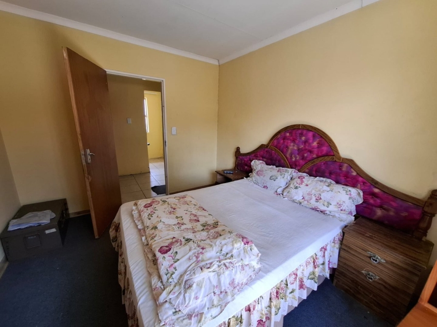 6 Bedroom Property for Sale in Lourierpark Free State